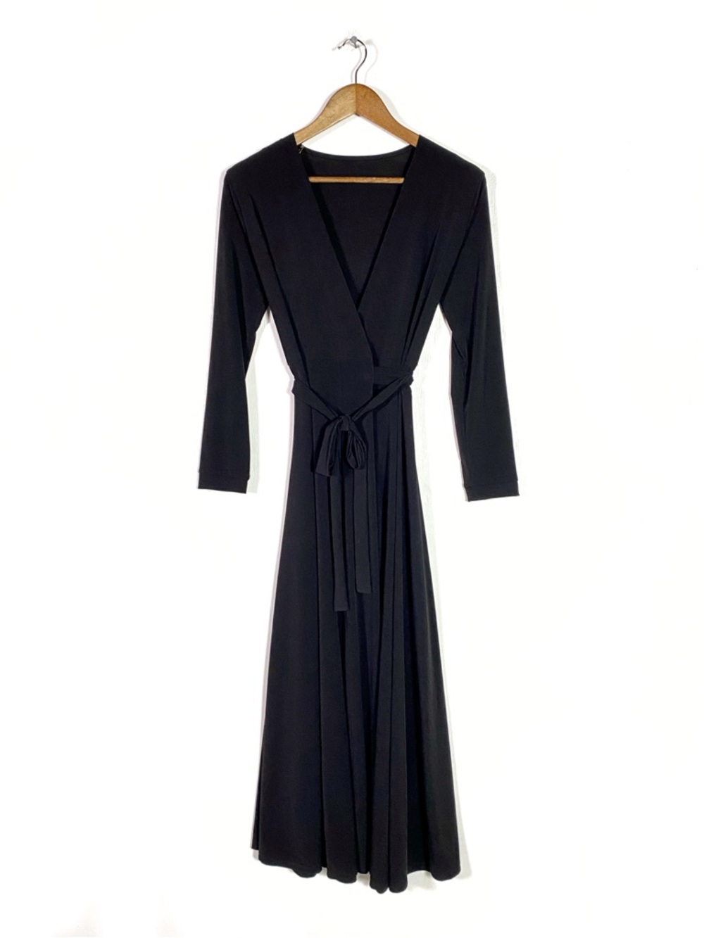 Nothing Fits But Wrap Dress Black